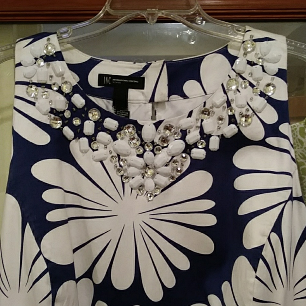 Embellished Inc Navy blue in white needless dress